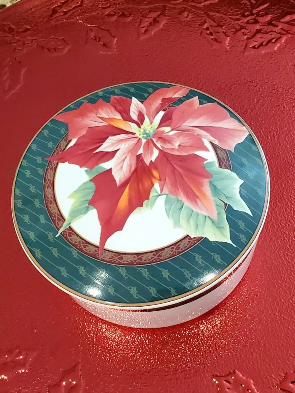 VINTAGE Mikasa Maxima Holiday Fleur Poinsettia Round Trinket Box w/Lid